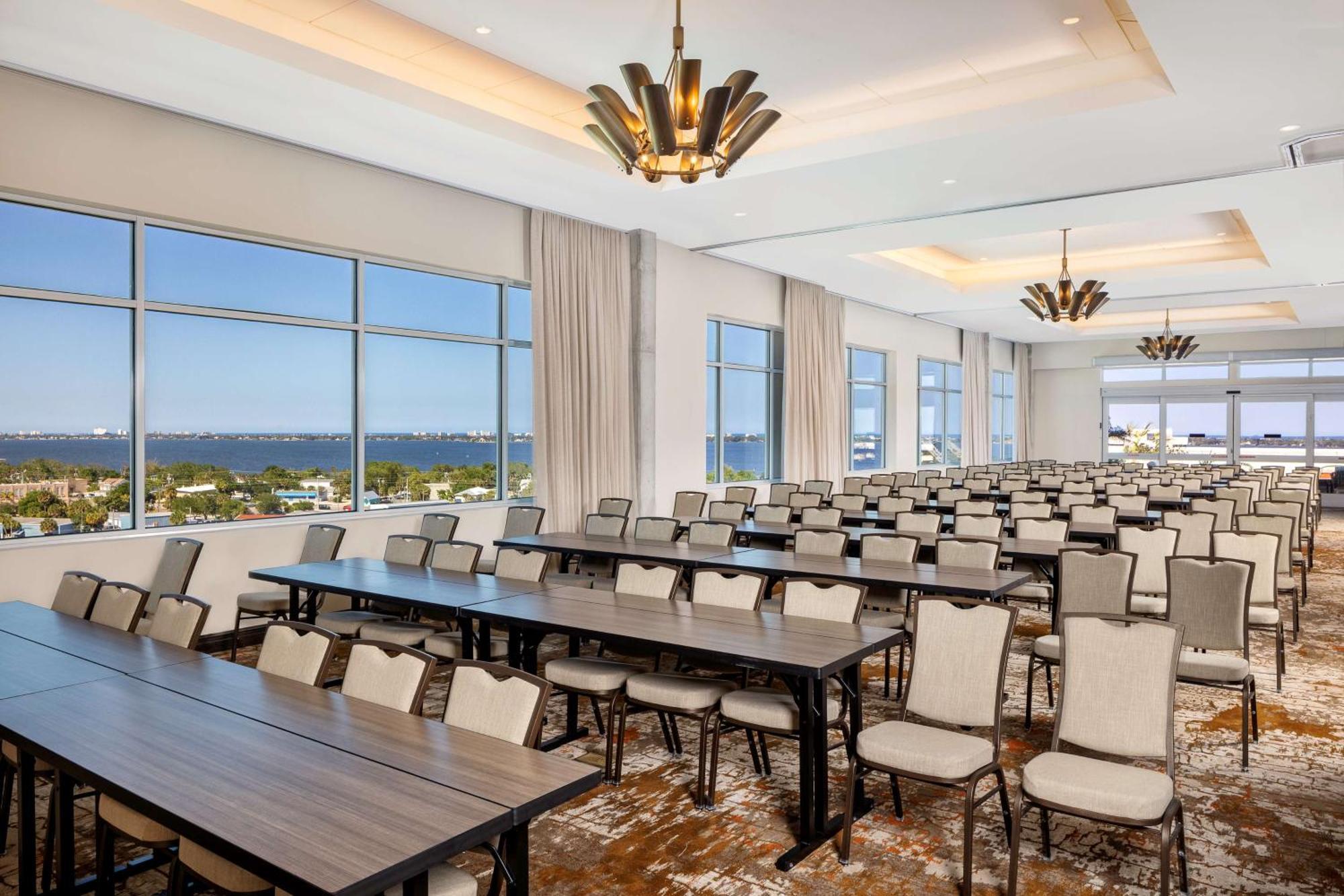 Melby Downtown Tapestry Collection By Hilton Hotel 4*